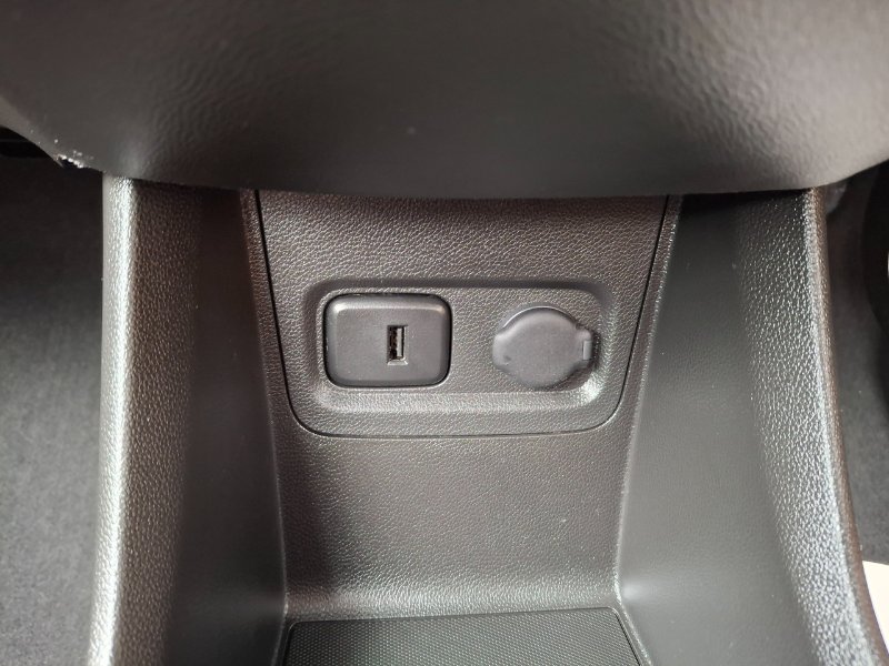 VAUXHALL VIVA 1.0I SE HATCHBACK 5DR PETROL MANUAL EURO 6 A C 73 PS...